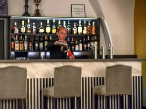 SOWELL COLLECTION Hôtel du Roi & SPA