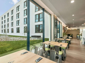 Super 8 by Wyndham Munich City North