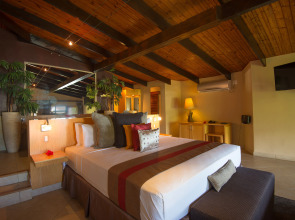 Coco de Mer Hotel and Black Parrot Suites