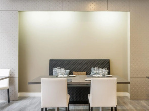 Отель Ilunion Bilbao