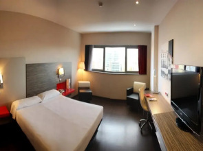 Отель ILUNION Barcelona