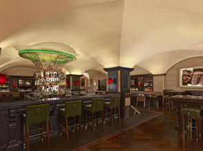 The College Green Hotel Dublin, Autograph Collection