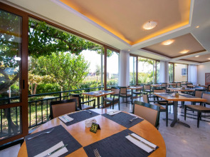 Hydramis Palace Beach Resort