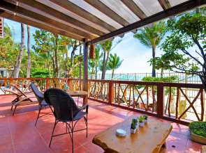 Red Coconut Beach Hotel