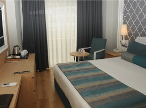 Sherwood Exclusive Lara