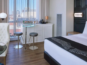 W Boston, a Marriott Hotel