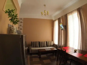 Штраус Хаус