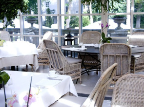 Schlosshotel Berlin By Patrick Hellmann