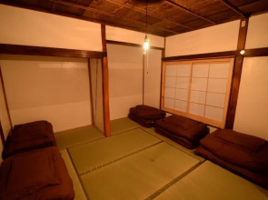 Hakone Guesthouse toi
