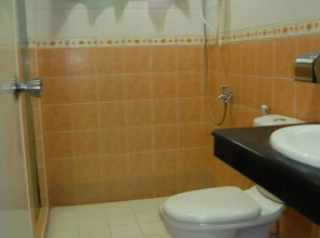 Rumi Apartelle Hotel