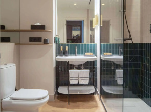 Отель Melia Milano