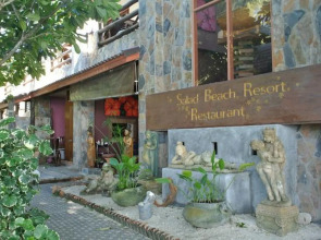 Salad Beach Resort