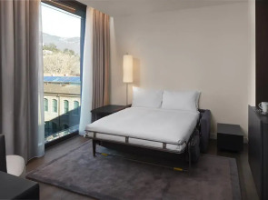 Отель Hilton Lake Como