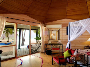 Kuredu Island Resort & Spa