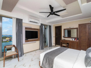 Отель Samann Grand