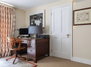 Portland Road X by Onefinestay