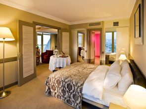 Fantasia Deluxe Hotel