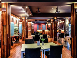 Lap Roi Karon Beachfront