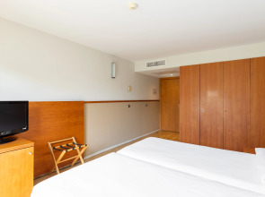 Отель Onix Rambla