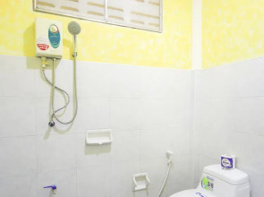 Ban Elephant Blanc Bungalow