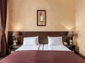 Maxim Boutique Hotel