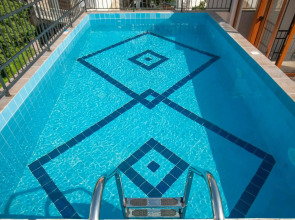 Отель Twelve by Aycon