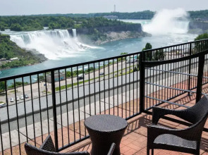 The Brock Niagara Falls Fallsview, Tapestry by Hilton