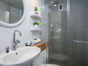 Maxim Hotel Tel Aviv Adults Only (Отель для взрослых)