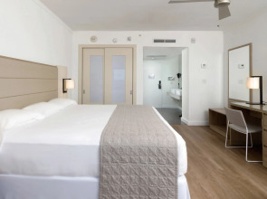 Hotel Riu Plaza Miami Beach