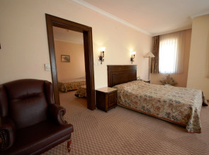 Отель Montania Town