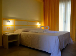 Hotel Baia Di Trainiti