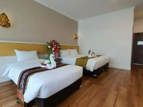 Swan Lake Hotel Sattahip