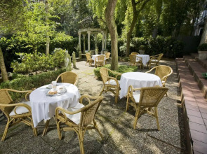 Apollofirst Boutique Hotel