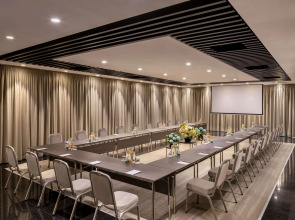 Отель Radisson Blu Leogrand