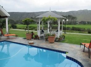 Mulligans Golf Lodge