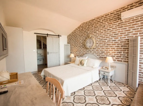 S3 Orange Exclusive Hotel