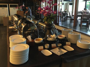 The StandardX Bangkok Phra Arthit