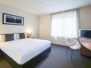 ibis Melbourne Hotel and Apartments