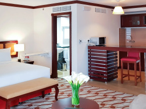 Отель Mövenpick Hotel & Residences Nairobi