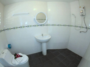 Phi Phi Cozy Seafront Resort