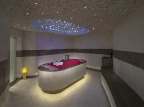 The Retreat Palm Dubai MGallery by Sofitel