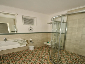 Sea Breeze Hotel & Apartments