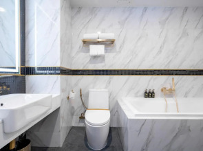 Ratri Hotel Phuket Old Town