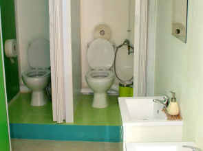 Locals Hostel & Suites