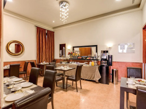 Everest Inn Rome