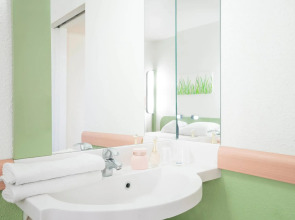 Отель ibis budget Paris Porte de Montmartre