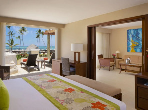 Now Larimar - Preferred Club Deluxe Pool/piscina View