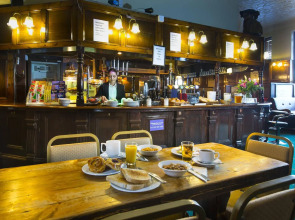 Hampton Court Palace Hotel