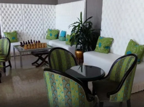 Sherry Frontenac Oceanfront Hotel