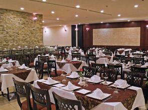 Dar Al Eiman Royal Hotel